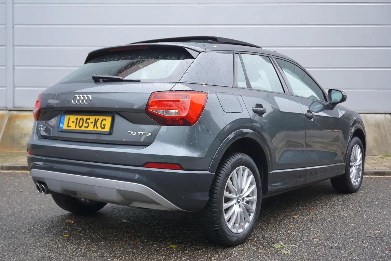 Audi Q2 35 TFSI 150pk S-tronic S Edition | Panoramadak | P Grijs - 2
