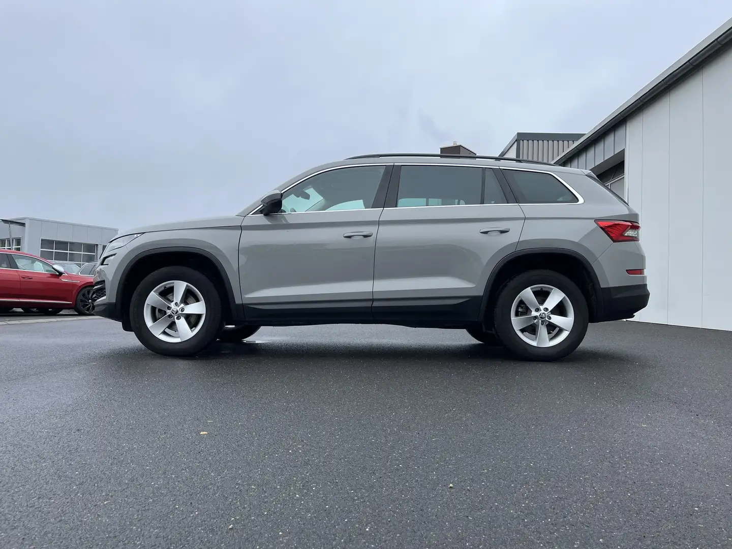 Skoda Kodiaq 1.5 TSI Ambition 181€ m. 20% Anzahlung AHK Navi Grau - 2