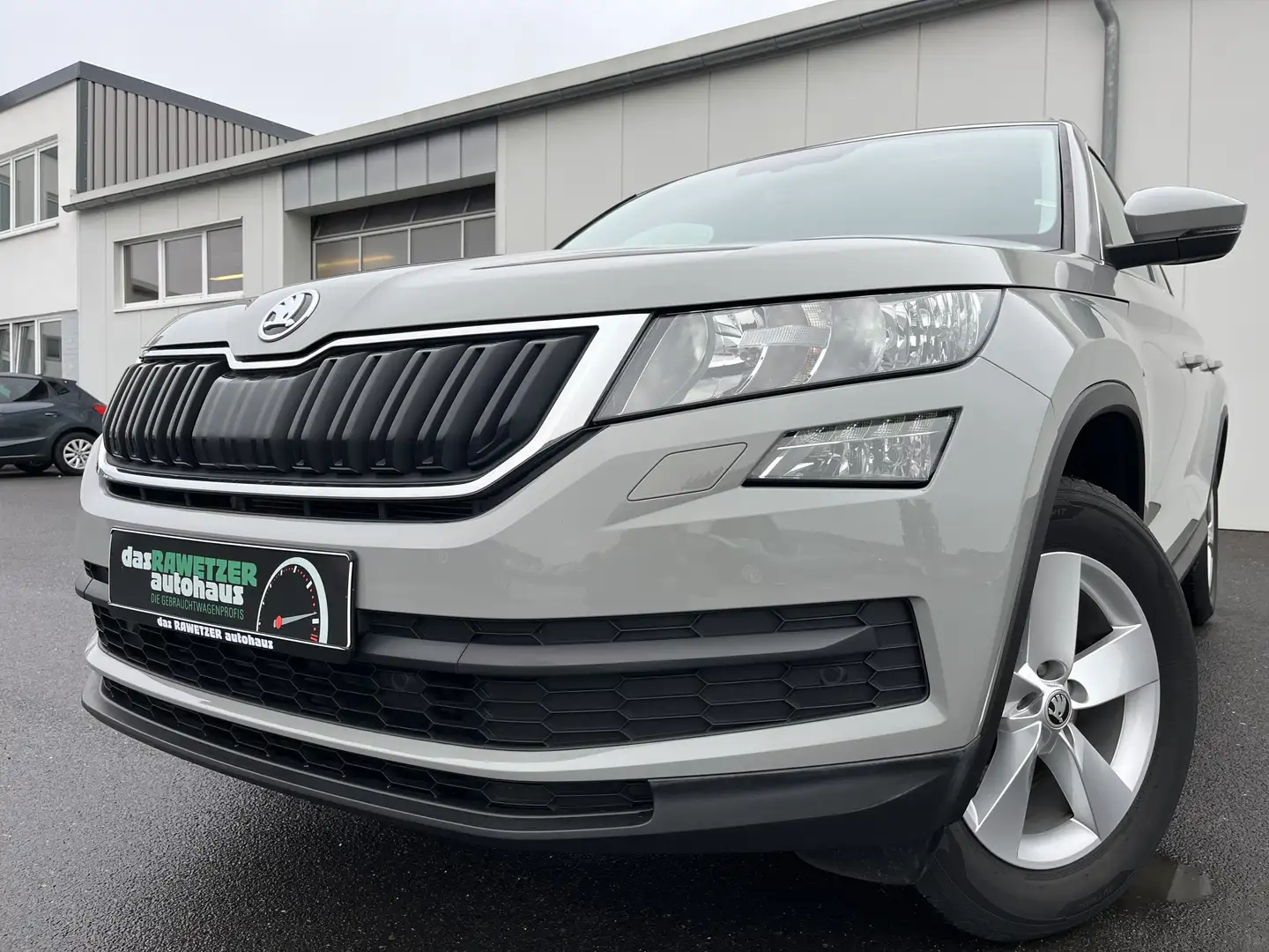 Skoda Kodiaq 1.5 TSI Ambition 181€ m. 20% Anzahlung AHK Navi Grau - 1