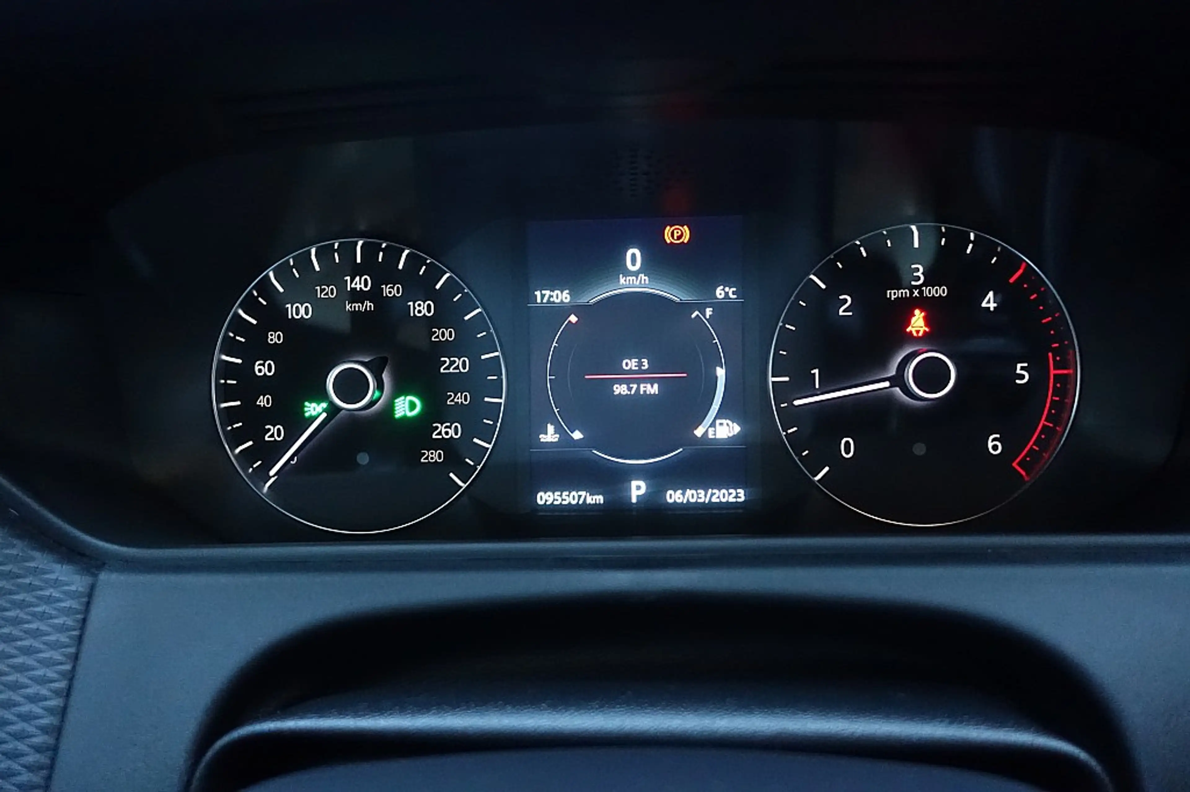 Land Rover Range Rover Velar R-Dynamic S 2,0 Allrad Aut. — photo 10