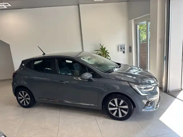 Renault Clio view 4