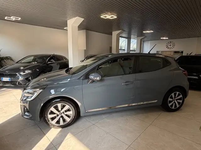 Renault Clio view 3