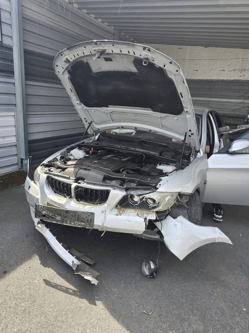 BMW 320 320d e90 - 1