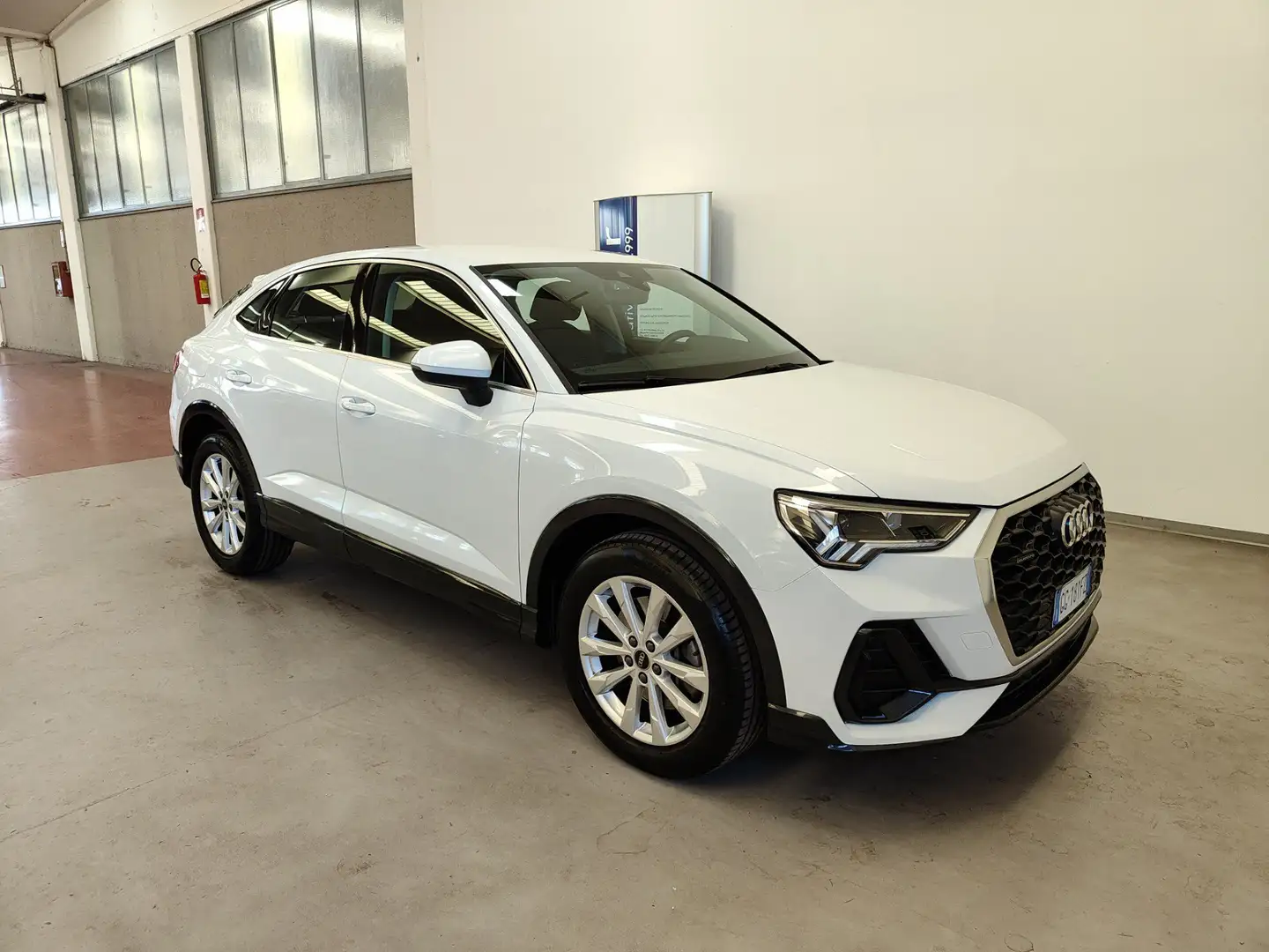 Audi Q3 SPB 40 TDI 200 CV quattro S tronic Pelle Navi 18” Blanco - 2