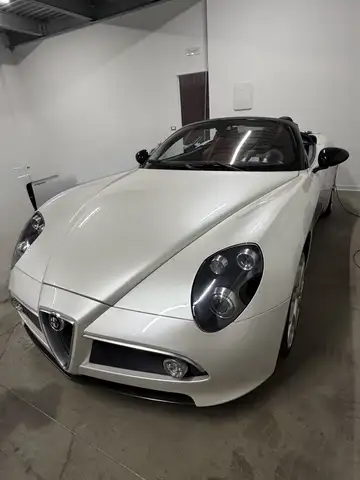 Alfa Romeo 8C Spider 4.7 V8
