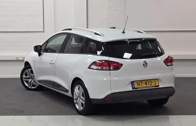 Renault Clio view 23