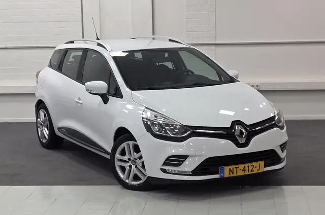Renault Clio view 22