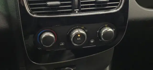 Renault Clio view 16