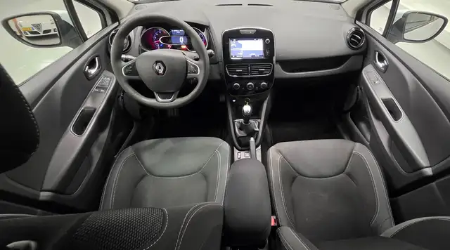 Renault Clio view 17