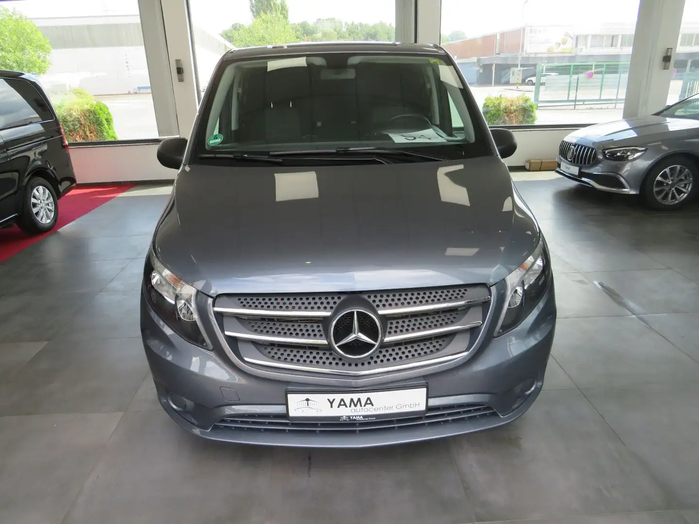 Mercedes-Benz Vito Kuhlmann Cars Bestattungswagen / Leichenwagen Grau - 2