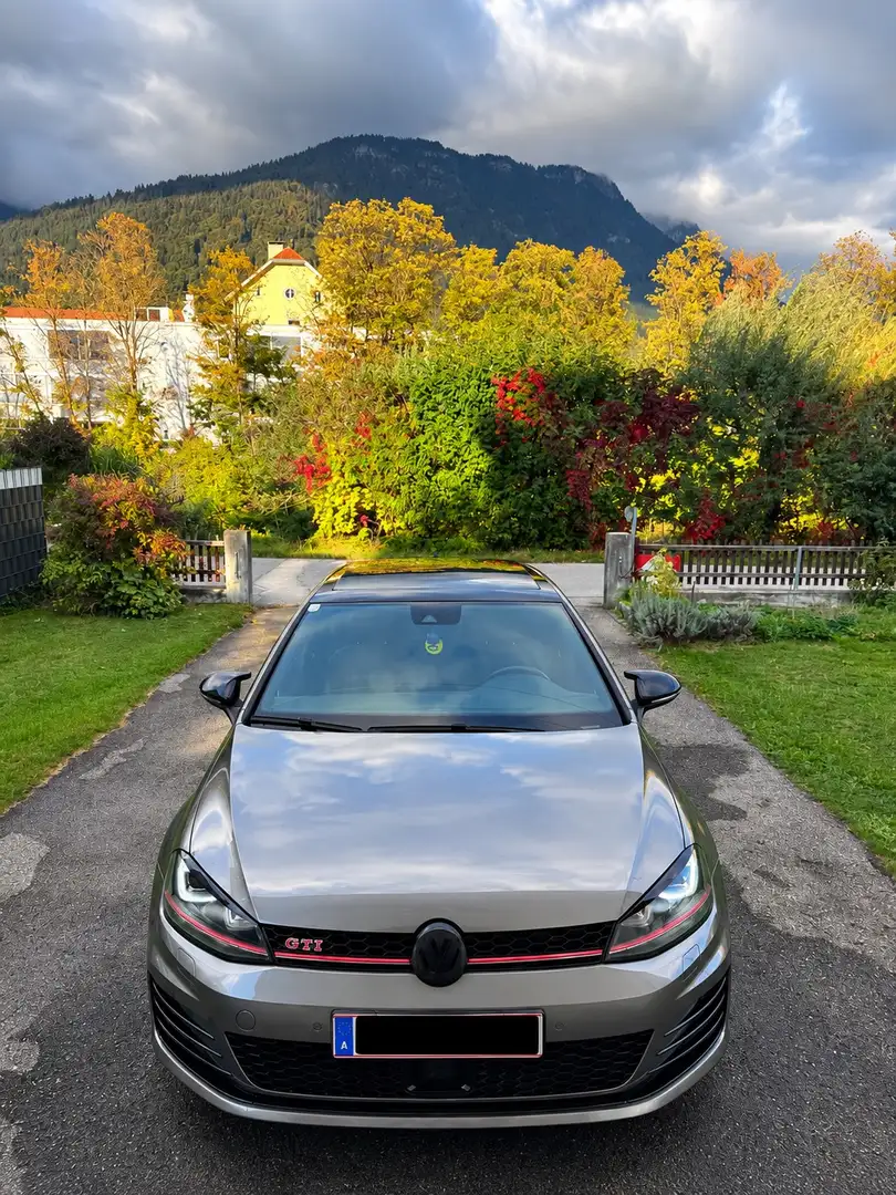 Volkswagen Golf GTI 2,0 TSI DSG Performance - 2