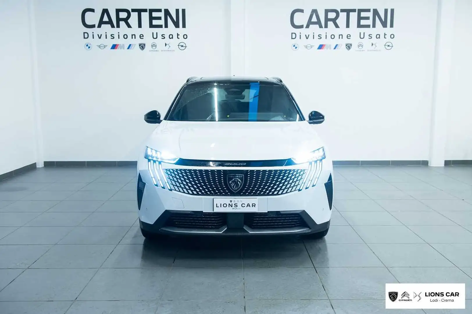 Peugeot 5008 3ª serie Hybrid 136 e-DCS6 GT Bianco - 2