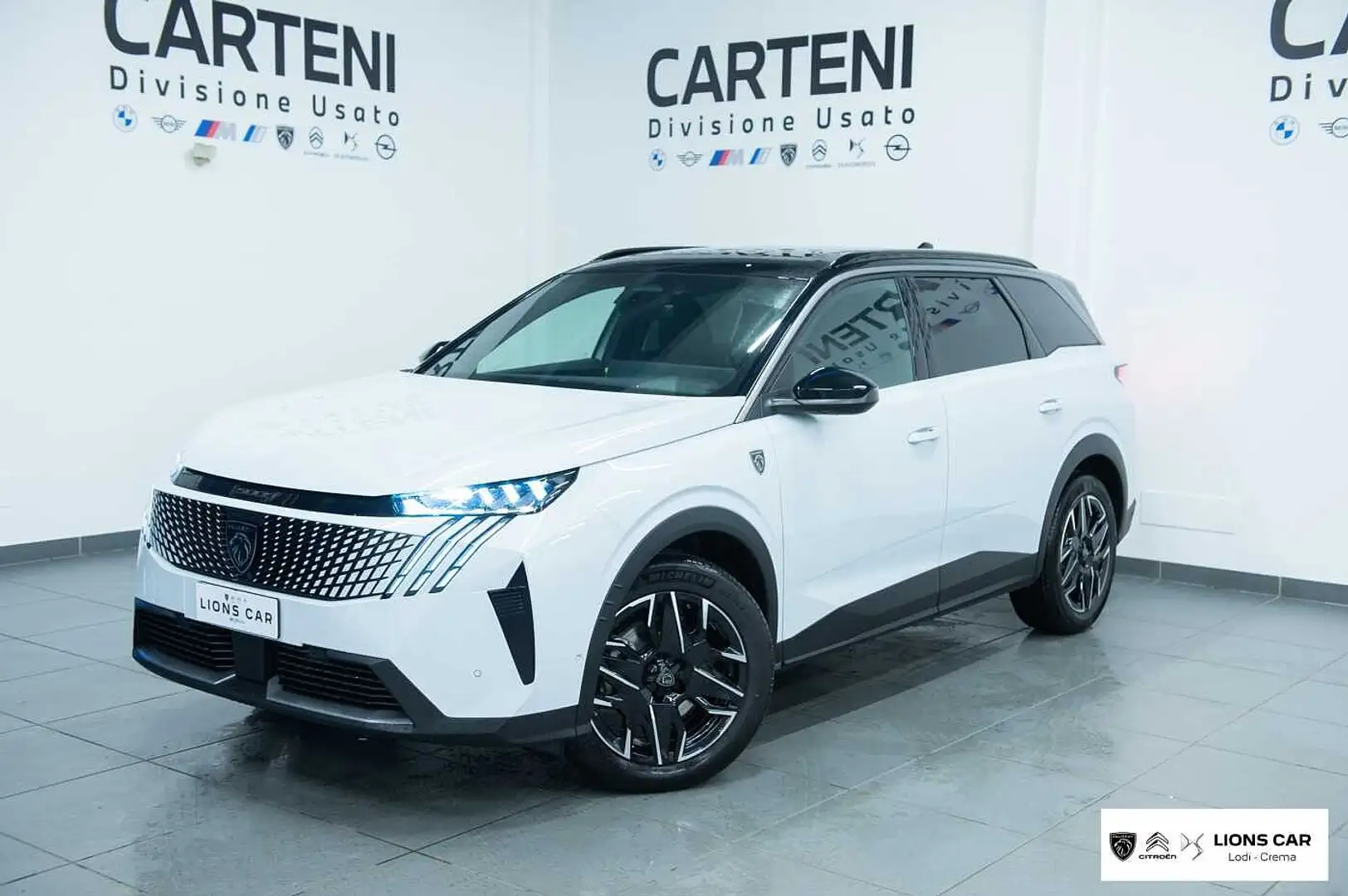 Peugeot 5008 3ª serie Hybrid 136 e-DCS6 GT Bianco - 1