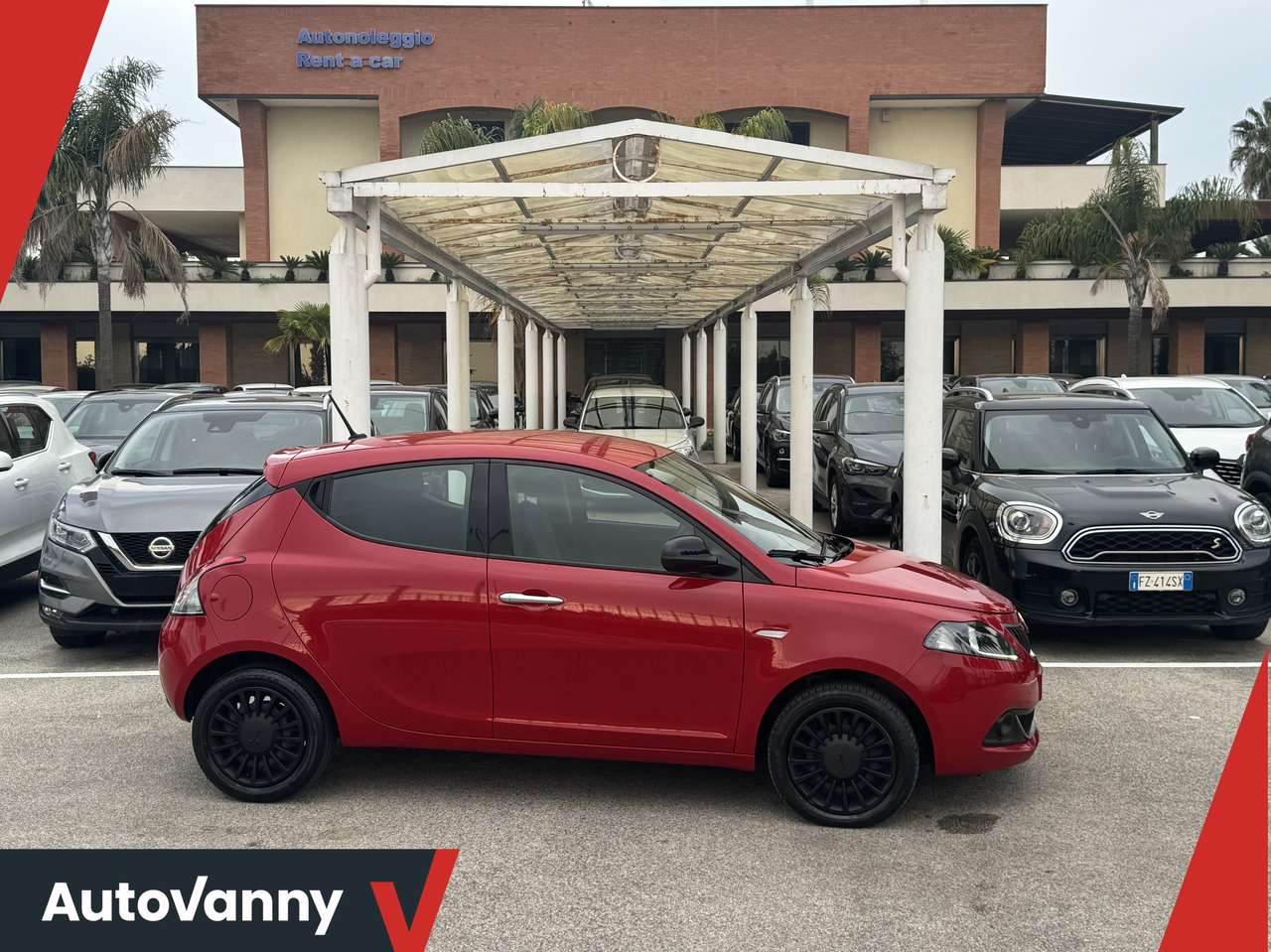 Lancia Ypsilon 1.0 firefly hybrid Silver Neopatentati