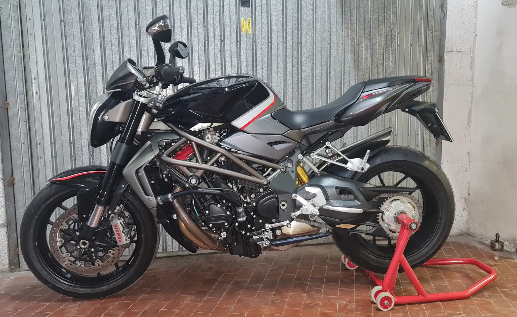 MV Agusta Brutale 1090 RR Negru - 2