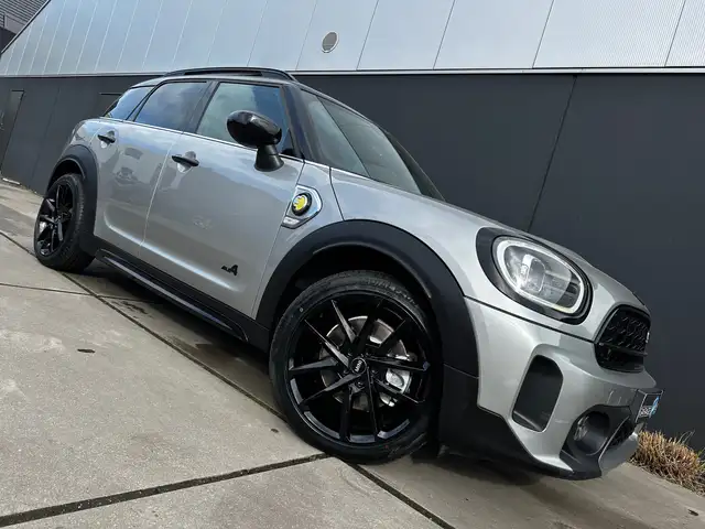 Mini Cooper Se view 9