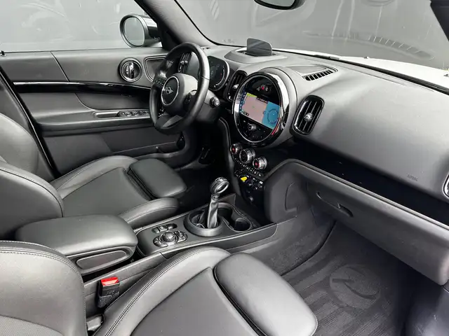 Mini Cooper Se view 11