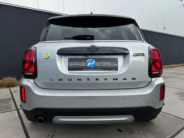 Mini Cooper Se view 4