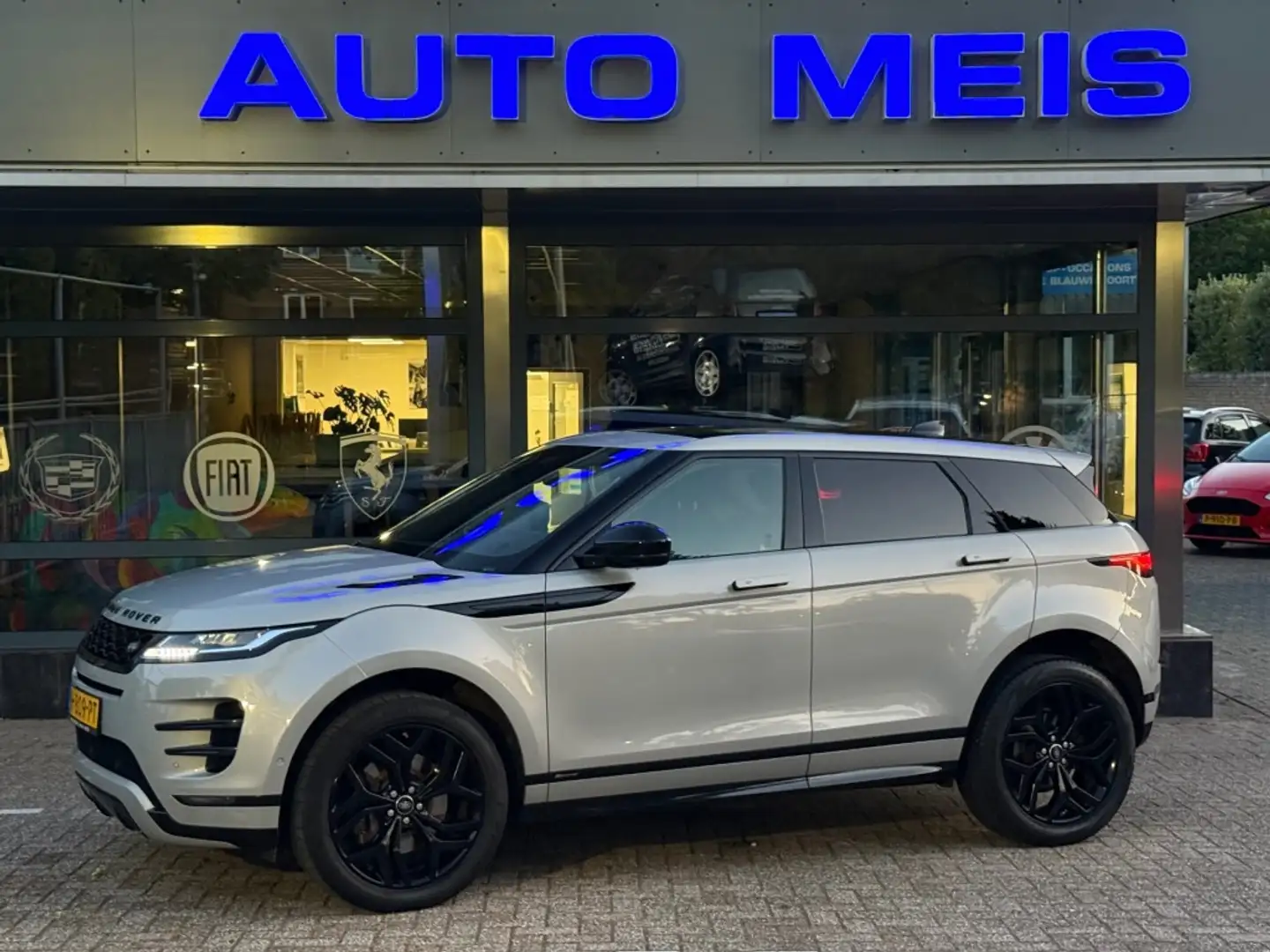 Land Rover Range Rover 2.0 D150 AWD R-Dynamic S Pano HUD Trekhaak Grijs - 1