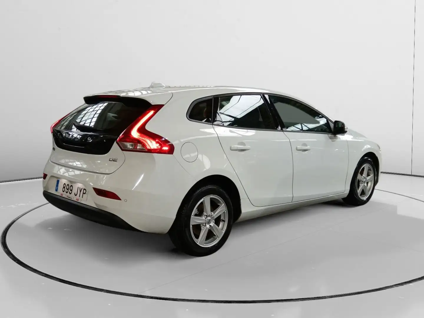 Volvo V40 D2 Kinetic 120 Blanco - 2
