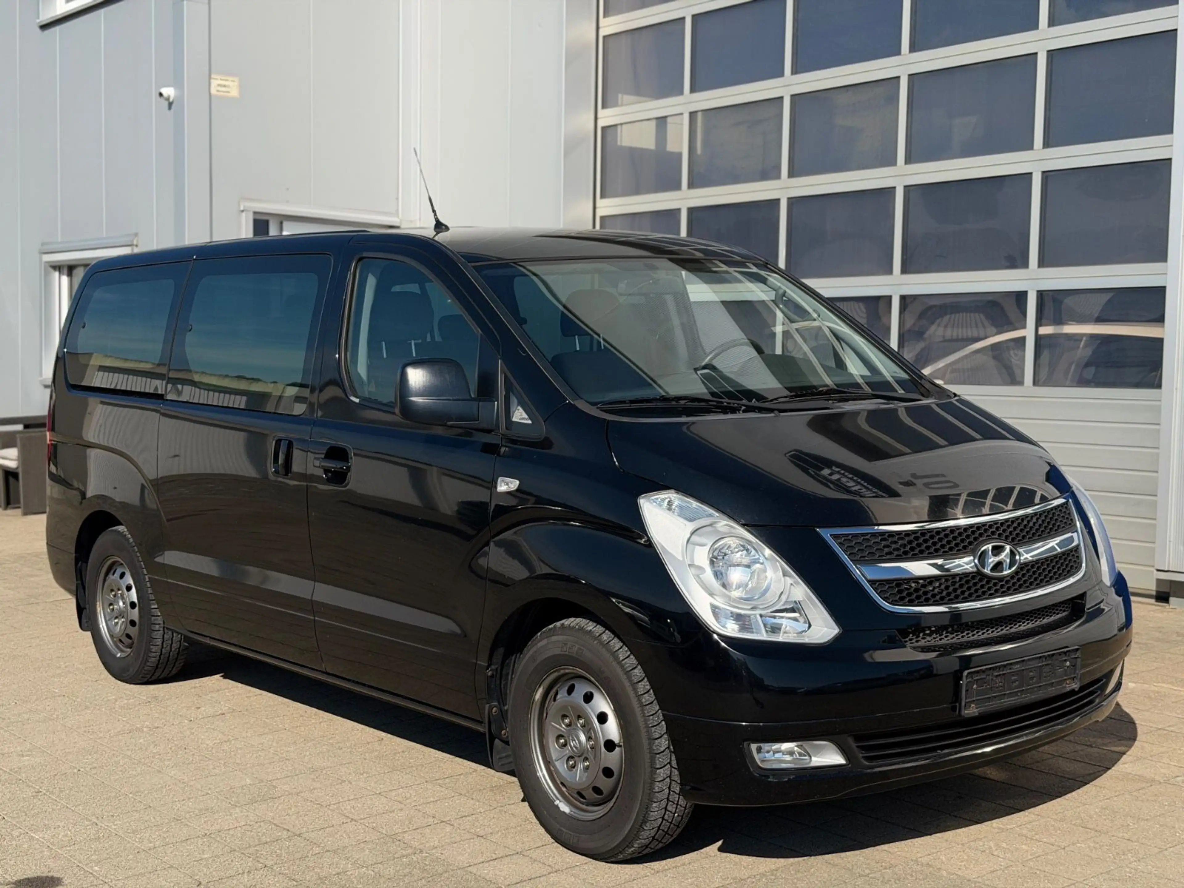 Hyundai H-1 2.5 CRDi 8 Sitzer Klima — photo 2