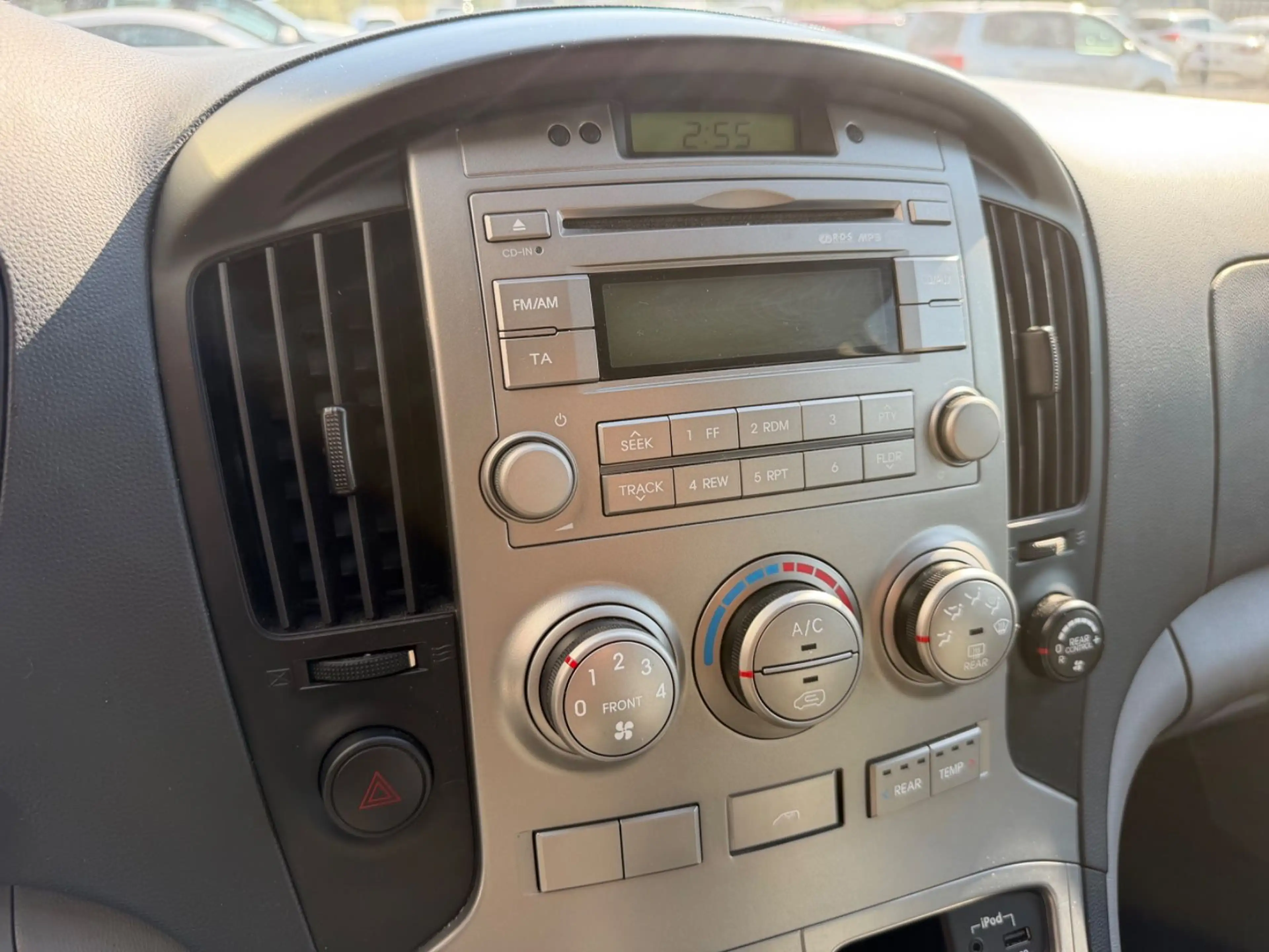 Hyundai H-1 2.5 CRDi 8 Sitzer Klima — photo 10