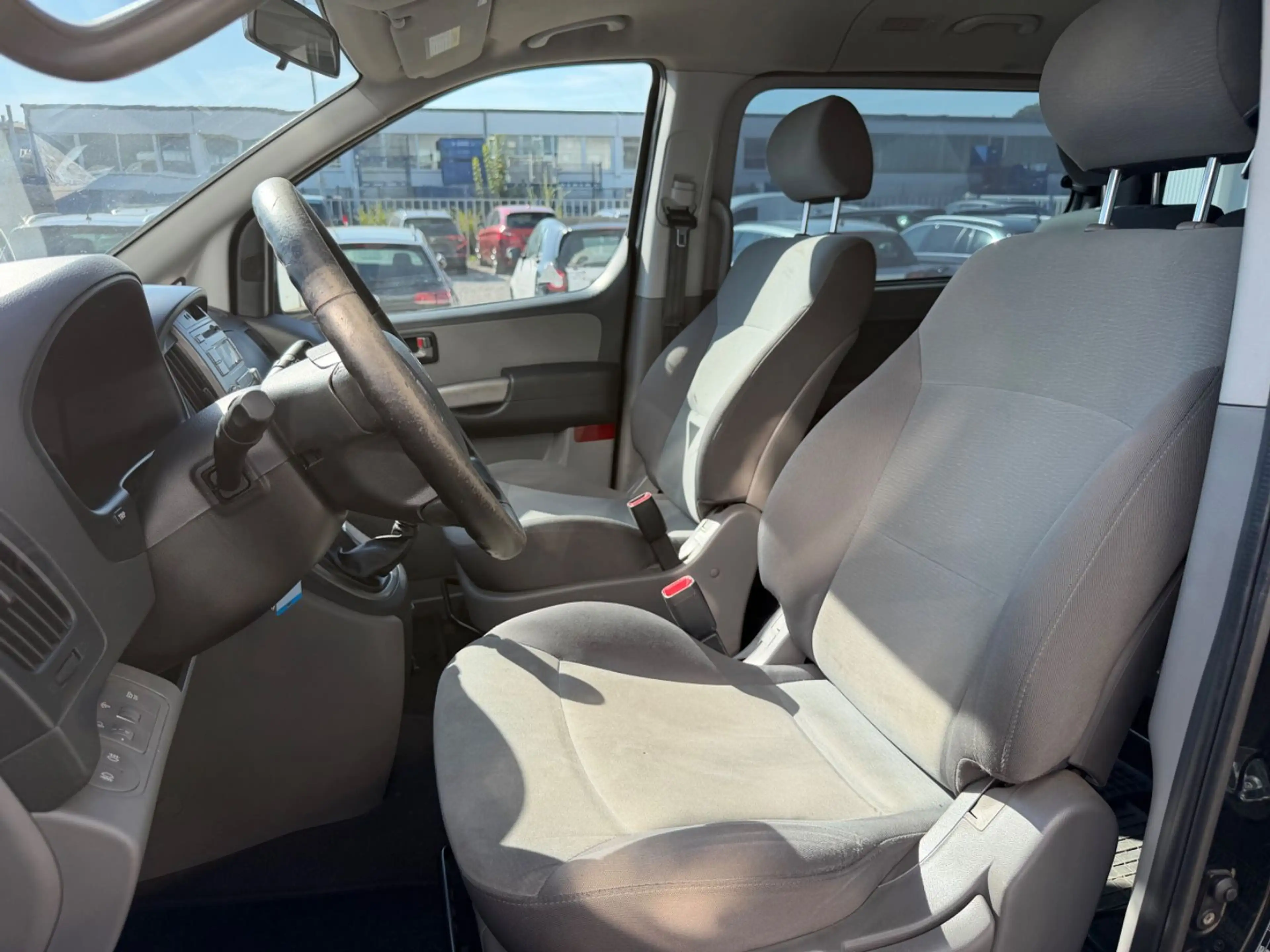 Hyundai H-1 2.5 CRDi 8 Sitzer Klima — photo 12
