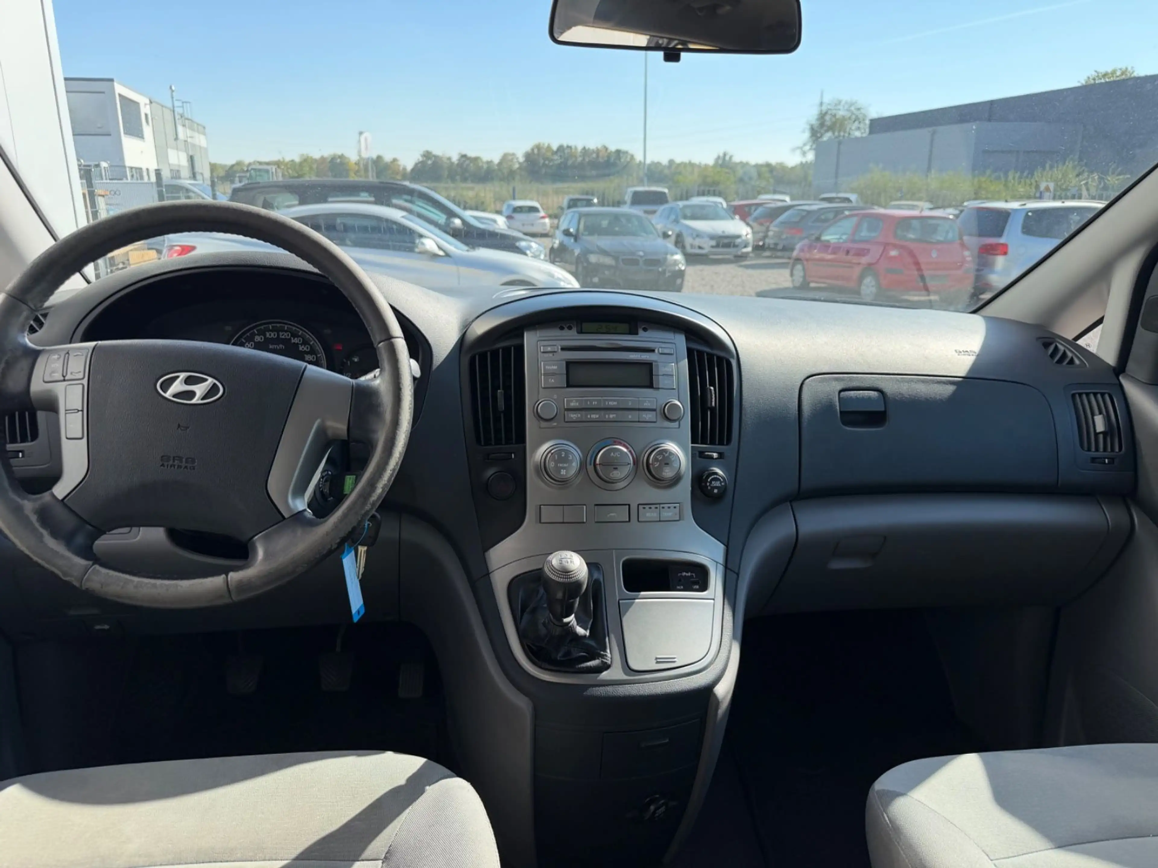 Hyundai H-1 2.5 CRDi 8 Sitzer Klima — photo 9