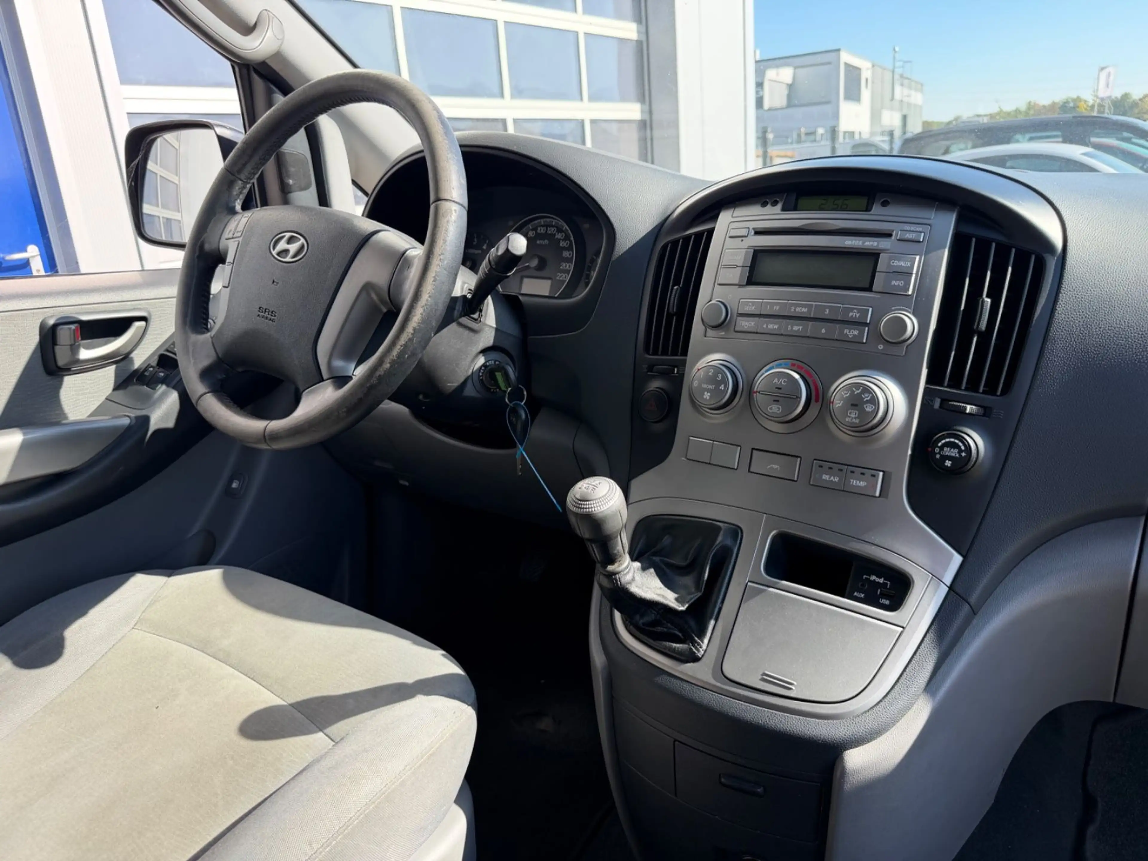 Hyundai H-1 2.5 CRDi 8 Sitzer Klima — photo 7