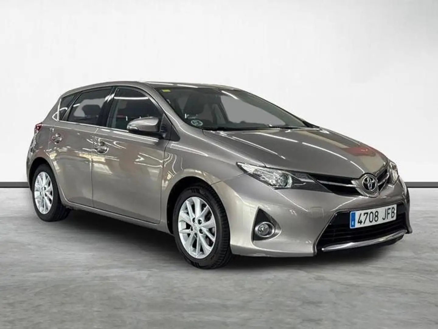 Toyota Auris 90D Active Marrón - 2
