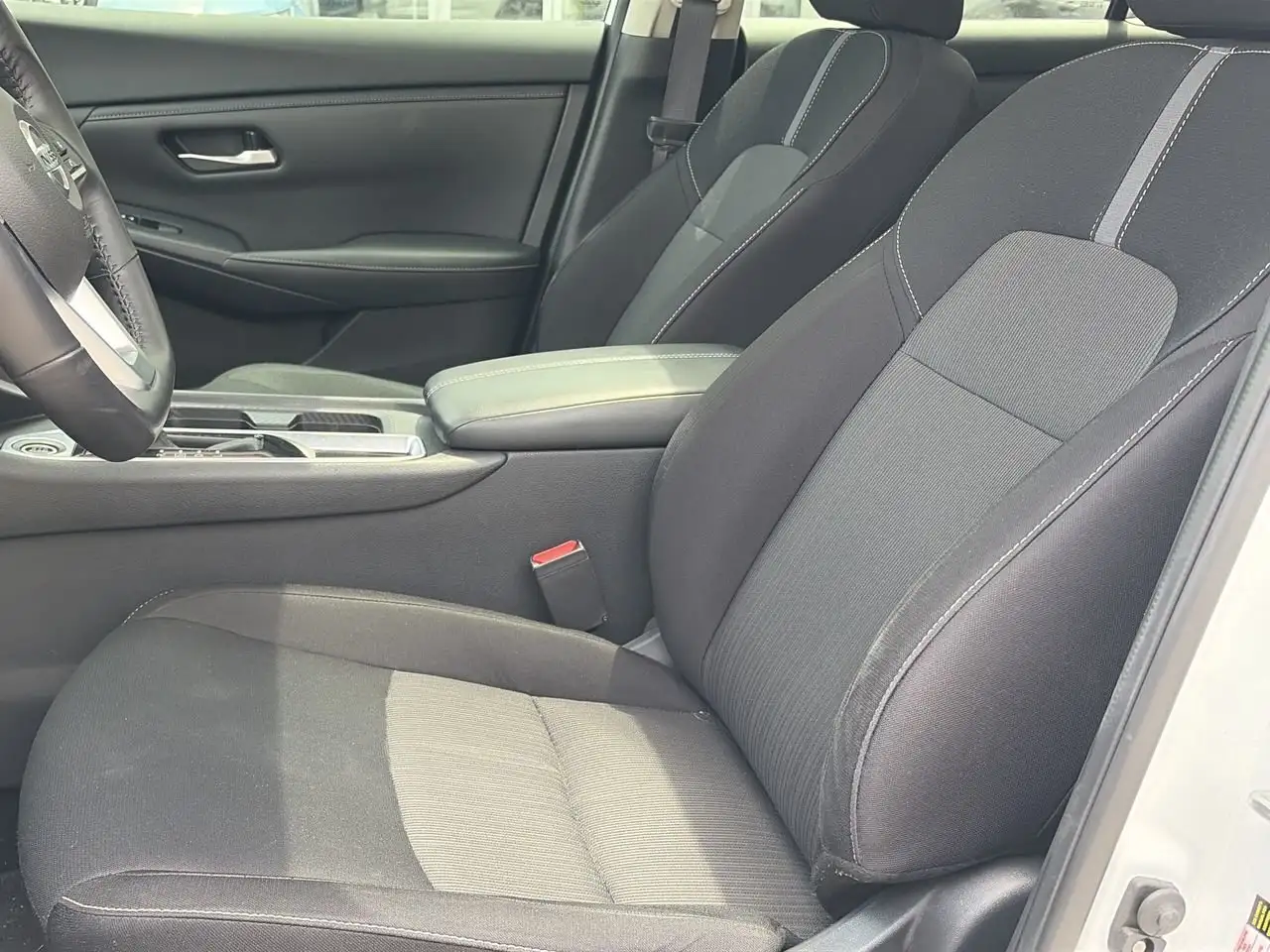 Nissan Sentra снимка Nissan Sentra