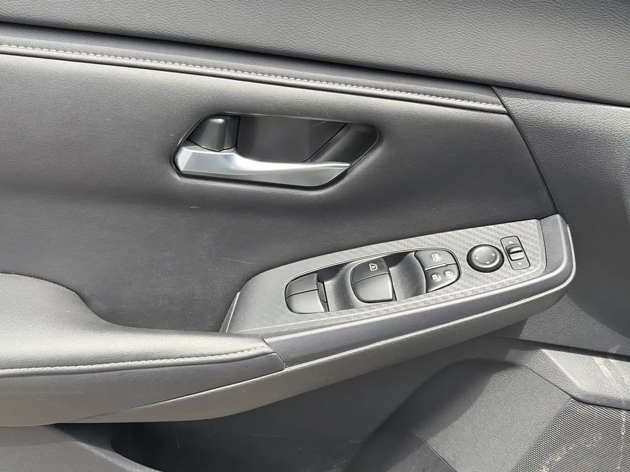 Nissan Sentra снимка Nissan Sentra