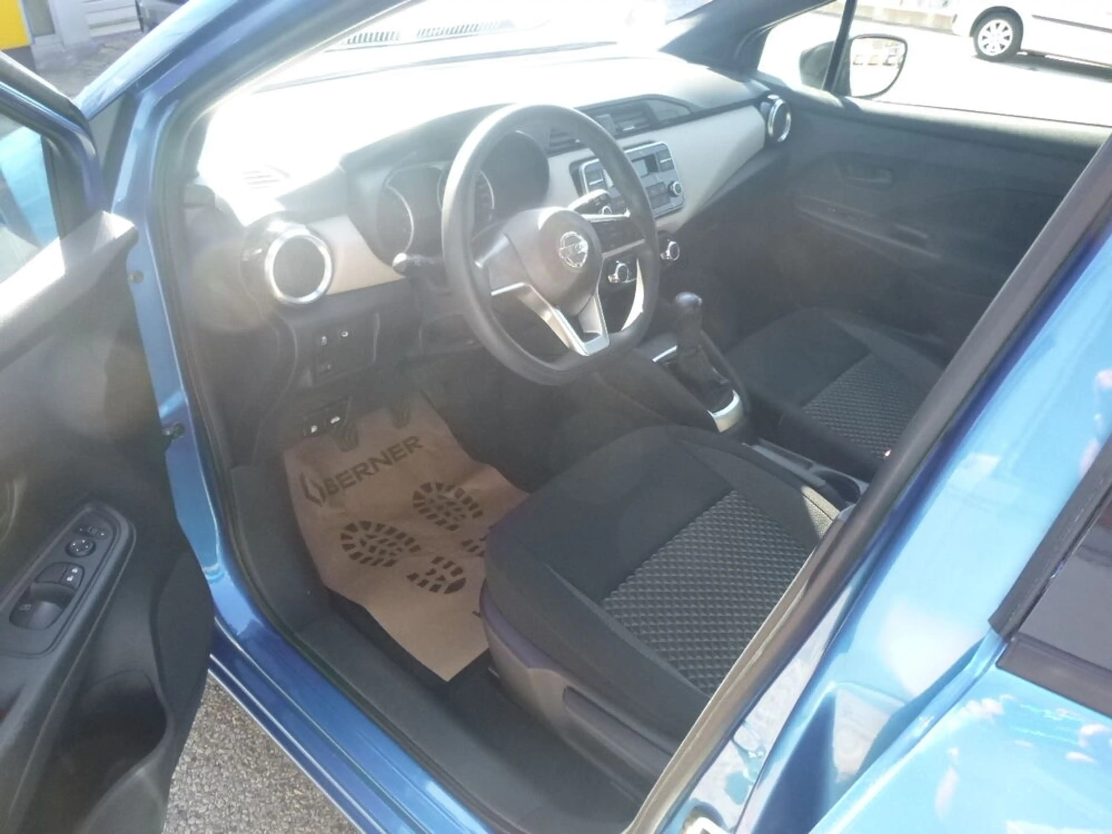 Nissan Micra Visia — photo 3