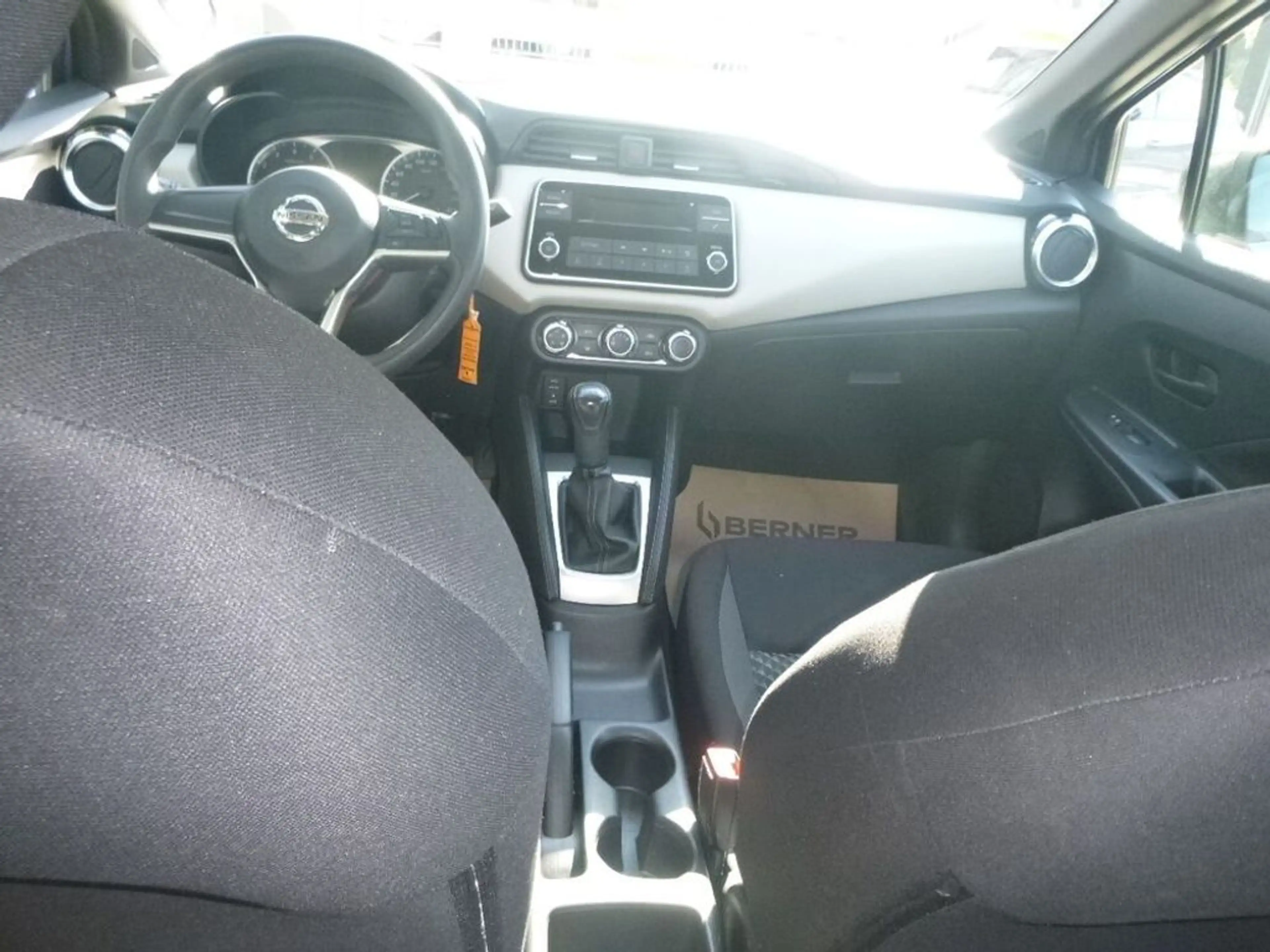 Nissan Micra Visia — photo 6