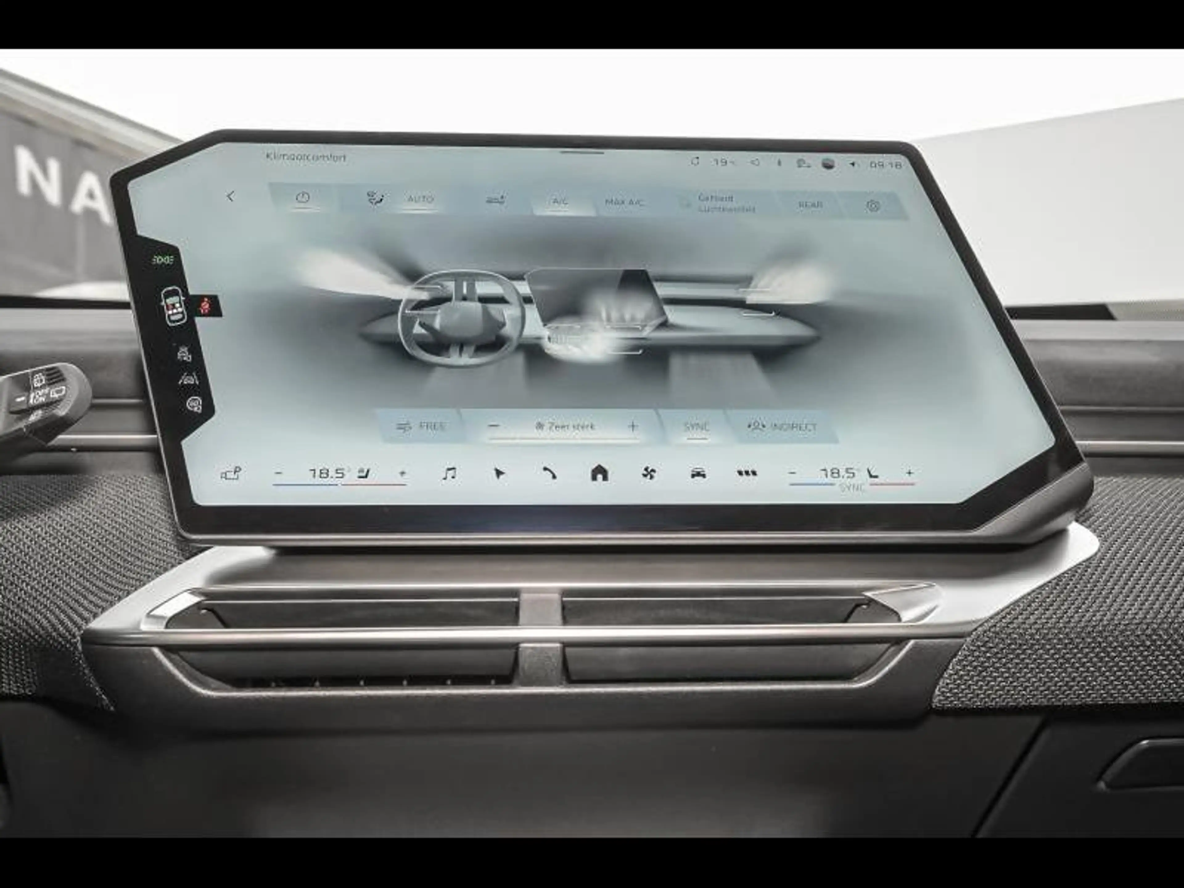 BMW iX3 xDrive50 — photo 10