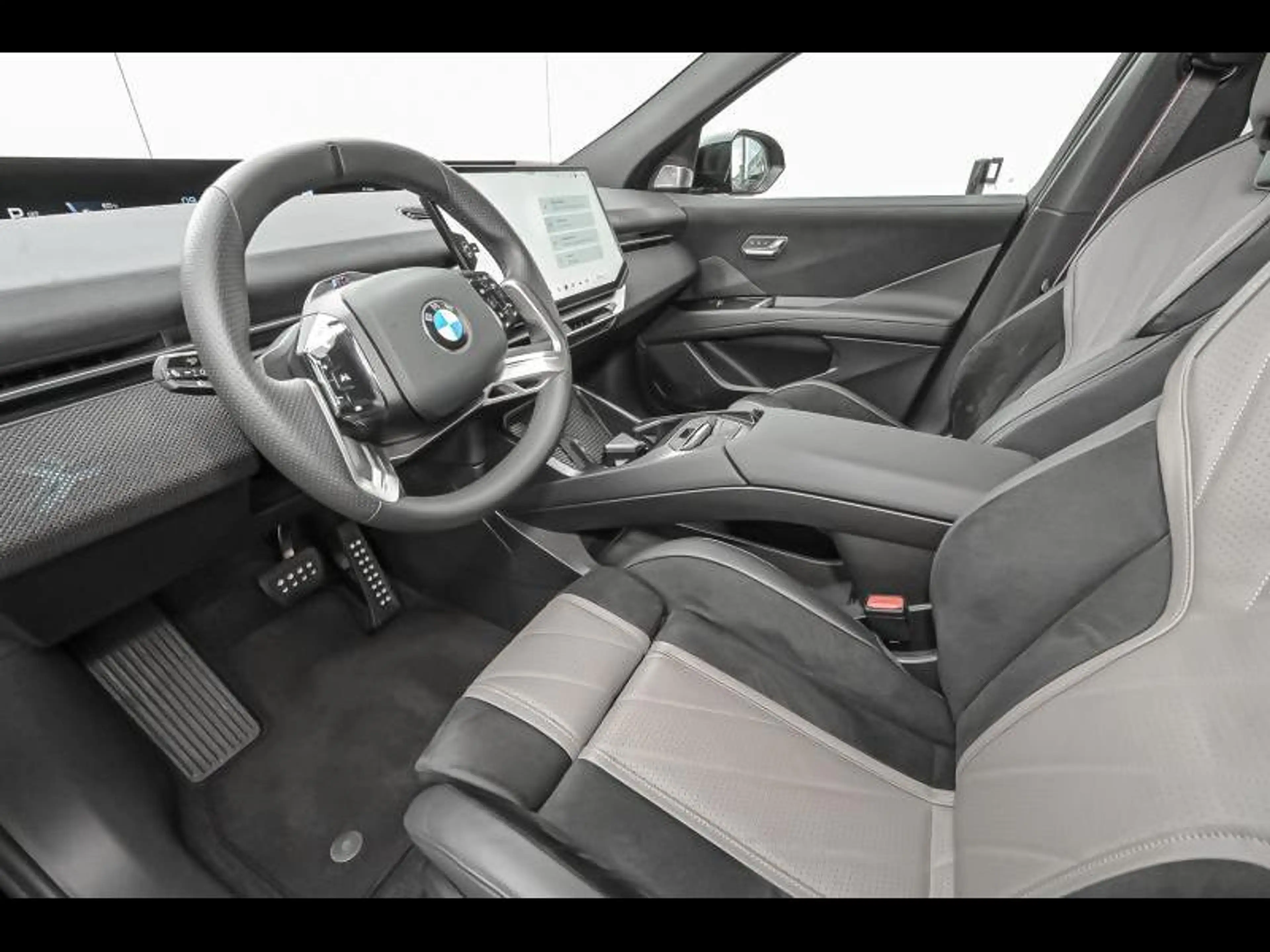 BMW iX3 xDrive50 — photo 6