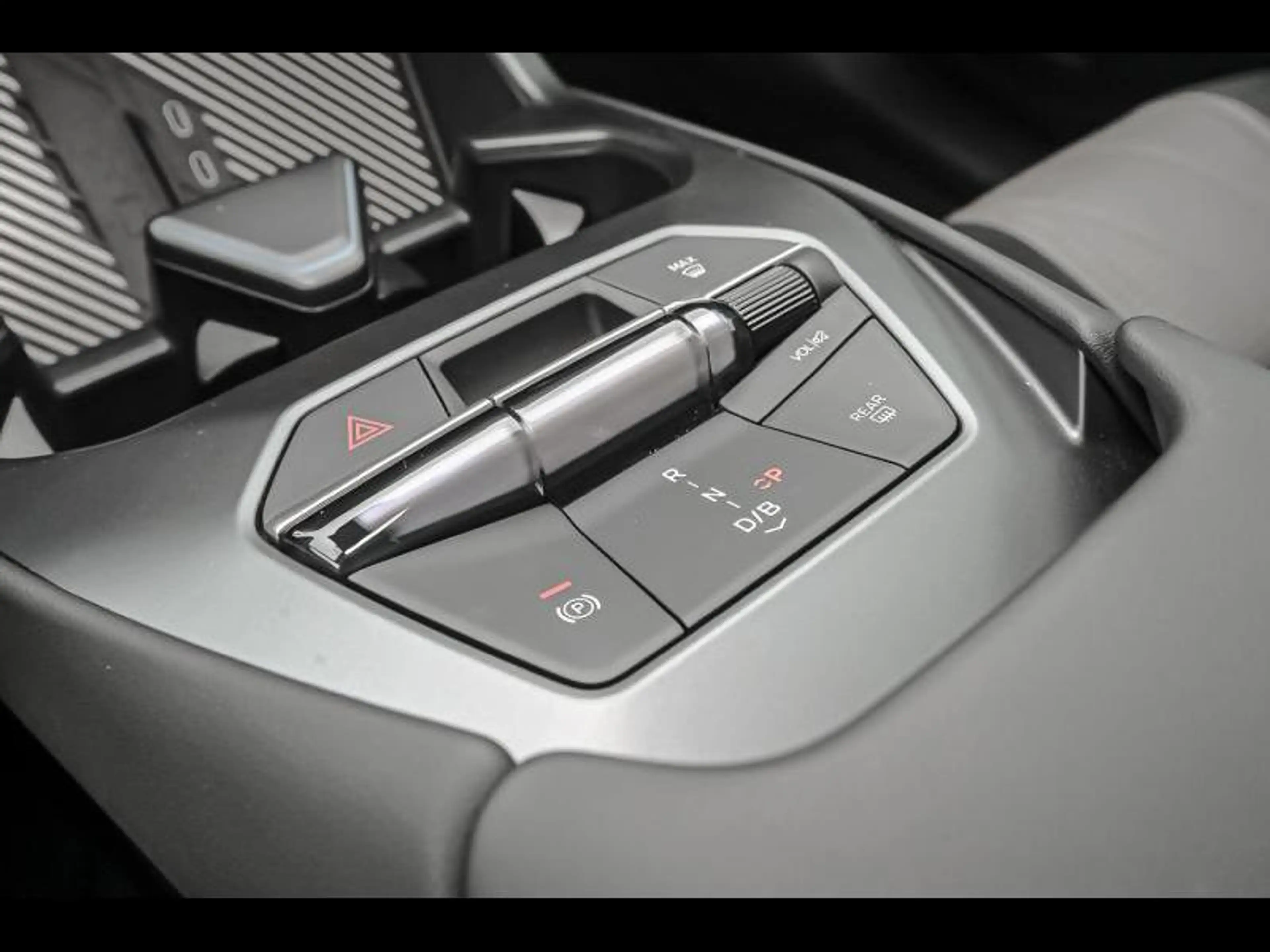 BMW iX3 xDrive50 — photo 9