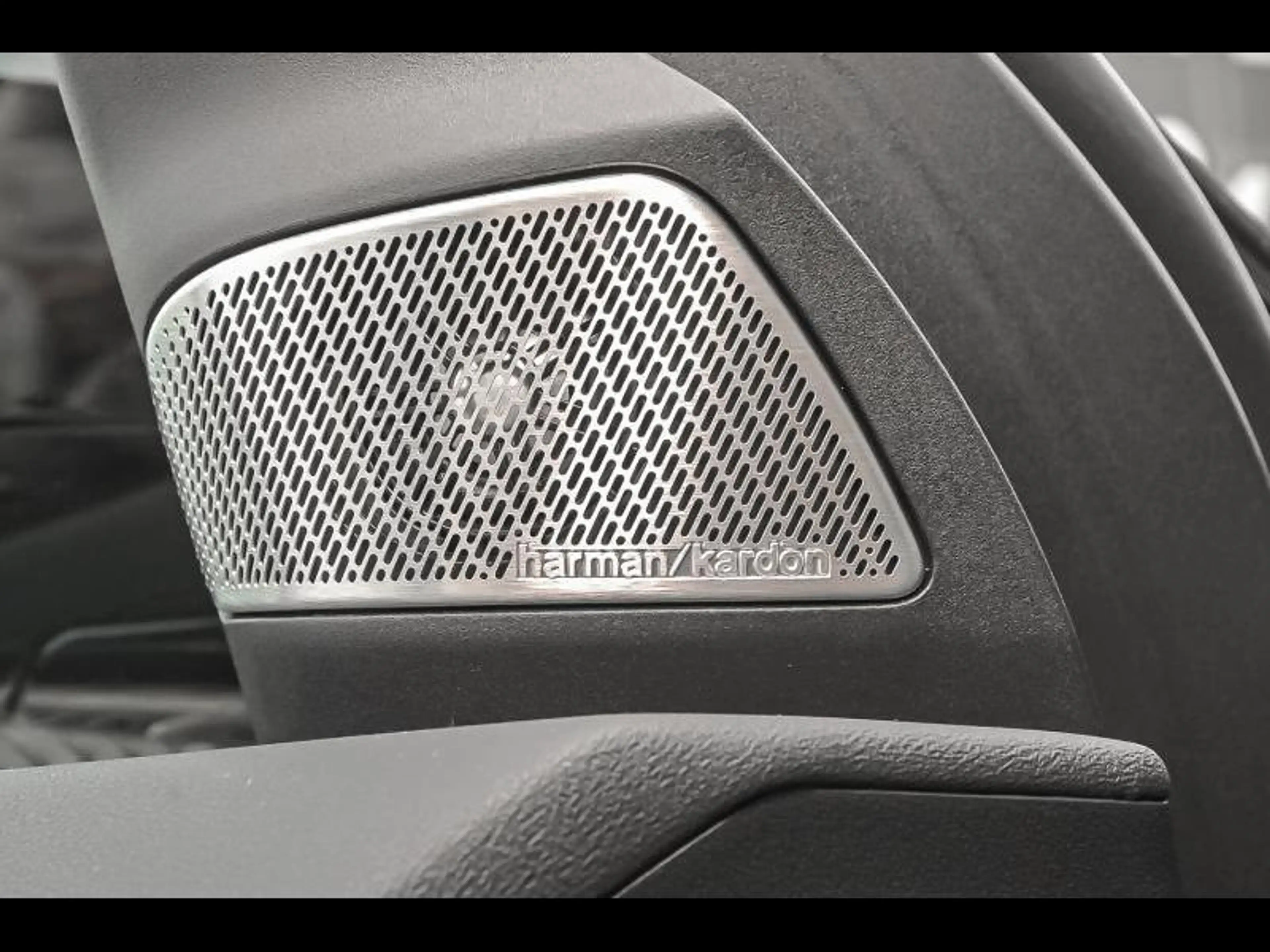 BMW iX3 xDrive50 — photo 14