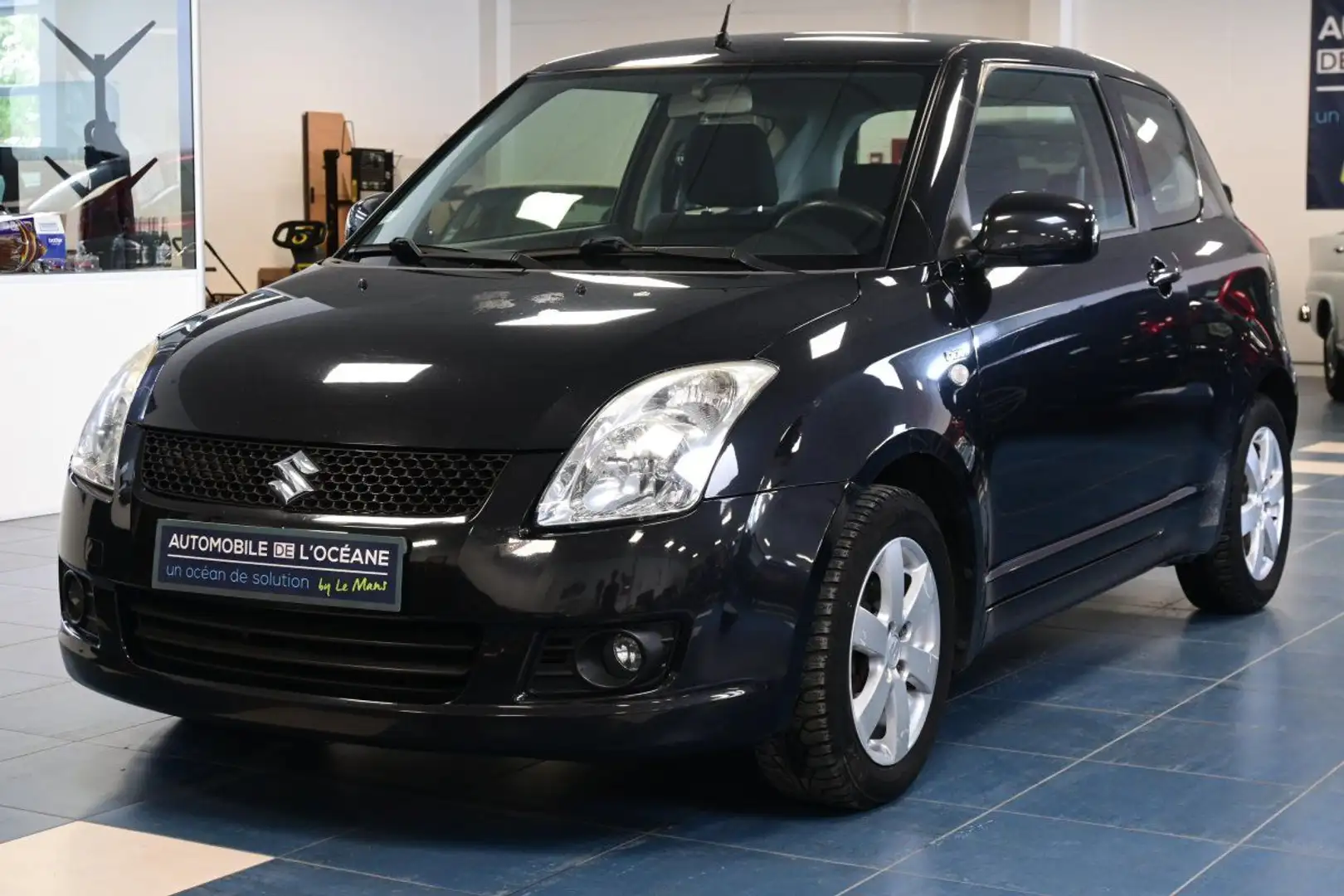 Suzuki Swift 1.3 DDiS 75ch GLX Noir - 1