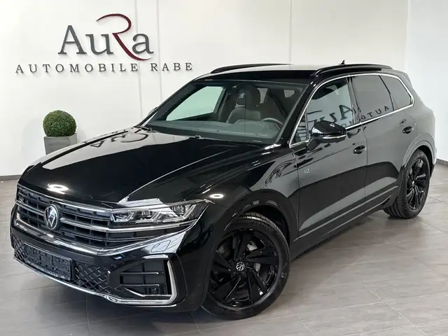 Volkswagen Touareg view 2