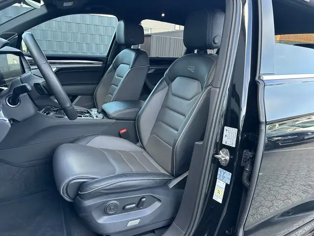 Volkswagen Touareg view 13