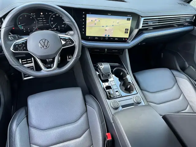 Volkswagen Touareg view 15