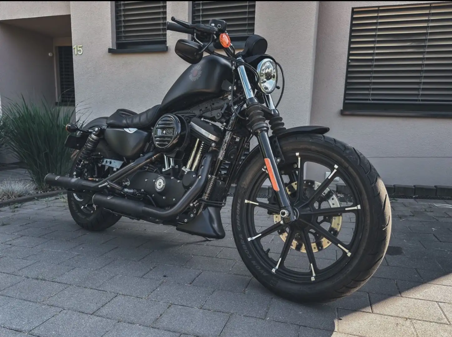 Harley-Davidson Sportster XL 883 Sportster Noir - 1
