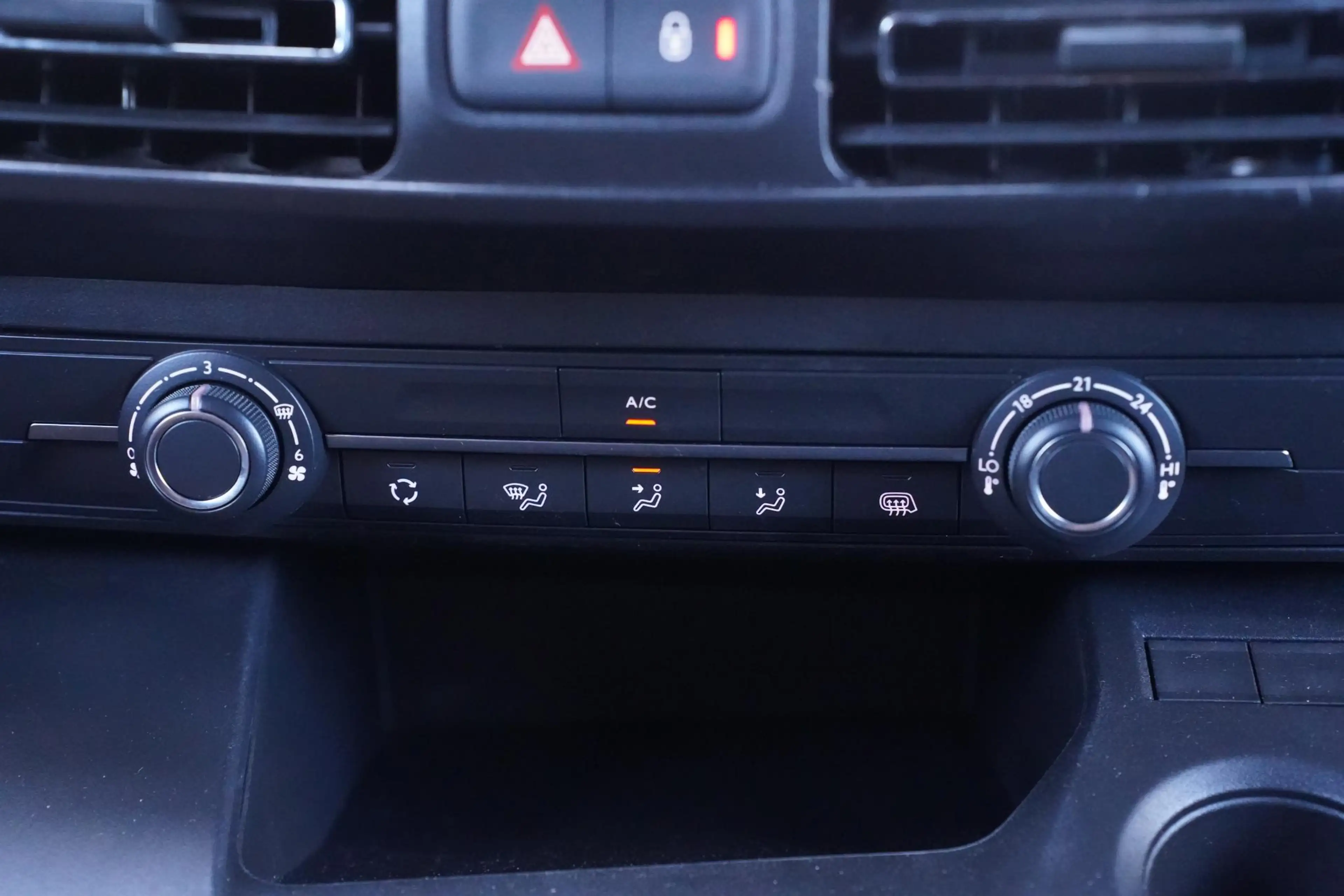 Fiat Doblo 1.5 BlueHDi 102 pk L1 Navi, Camera, Airco Apple Ca — photo 32