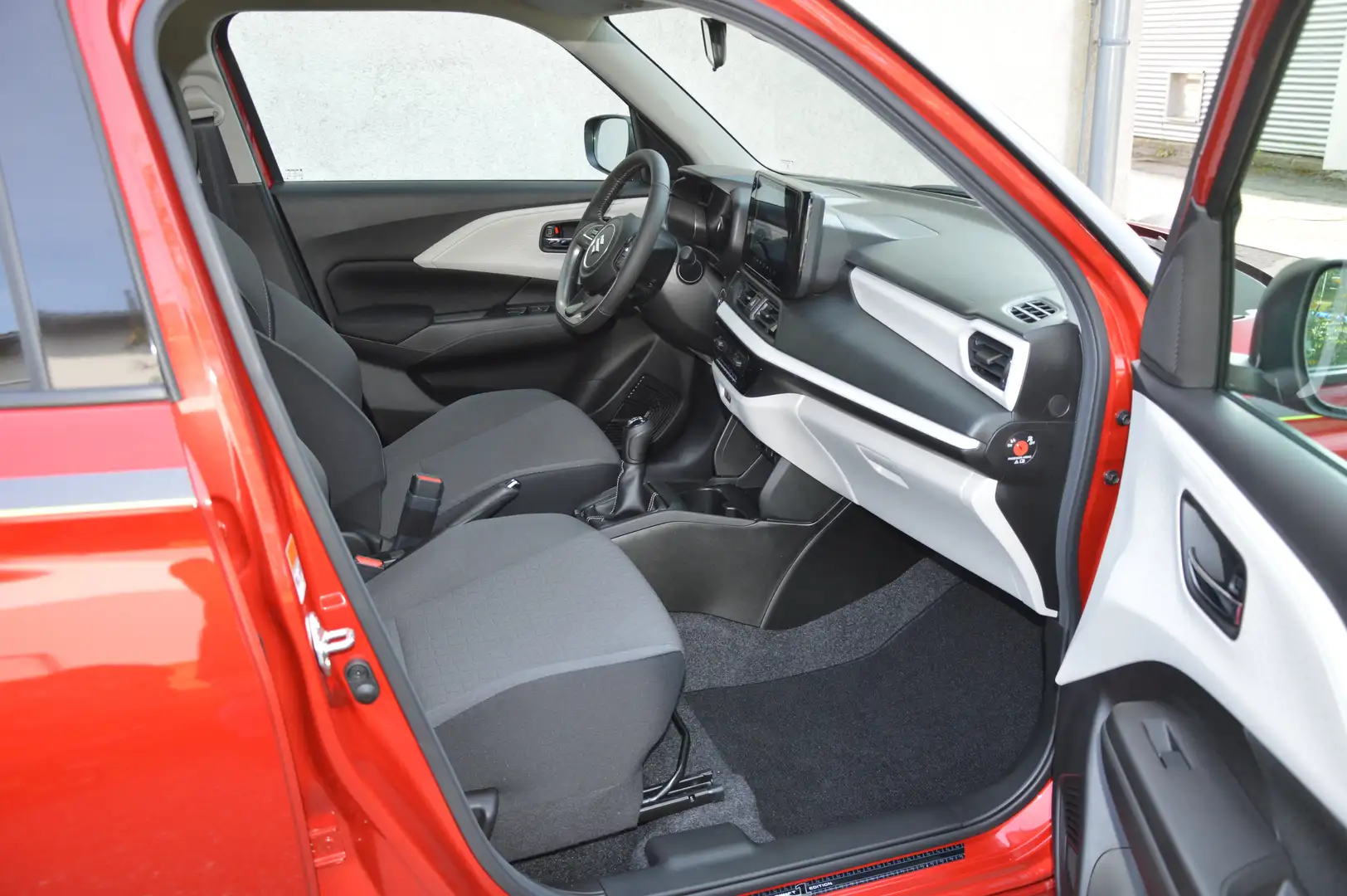 Suzuki Swift 1,2 Hybrid Shine Rot - 2