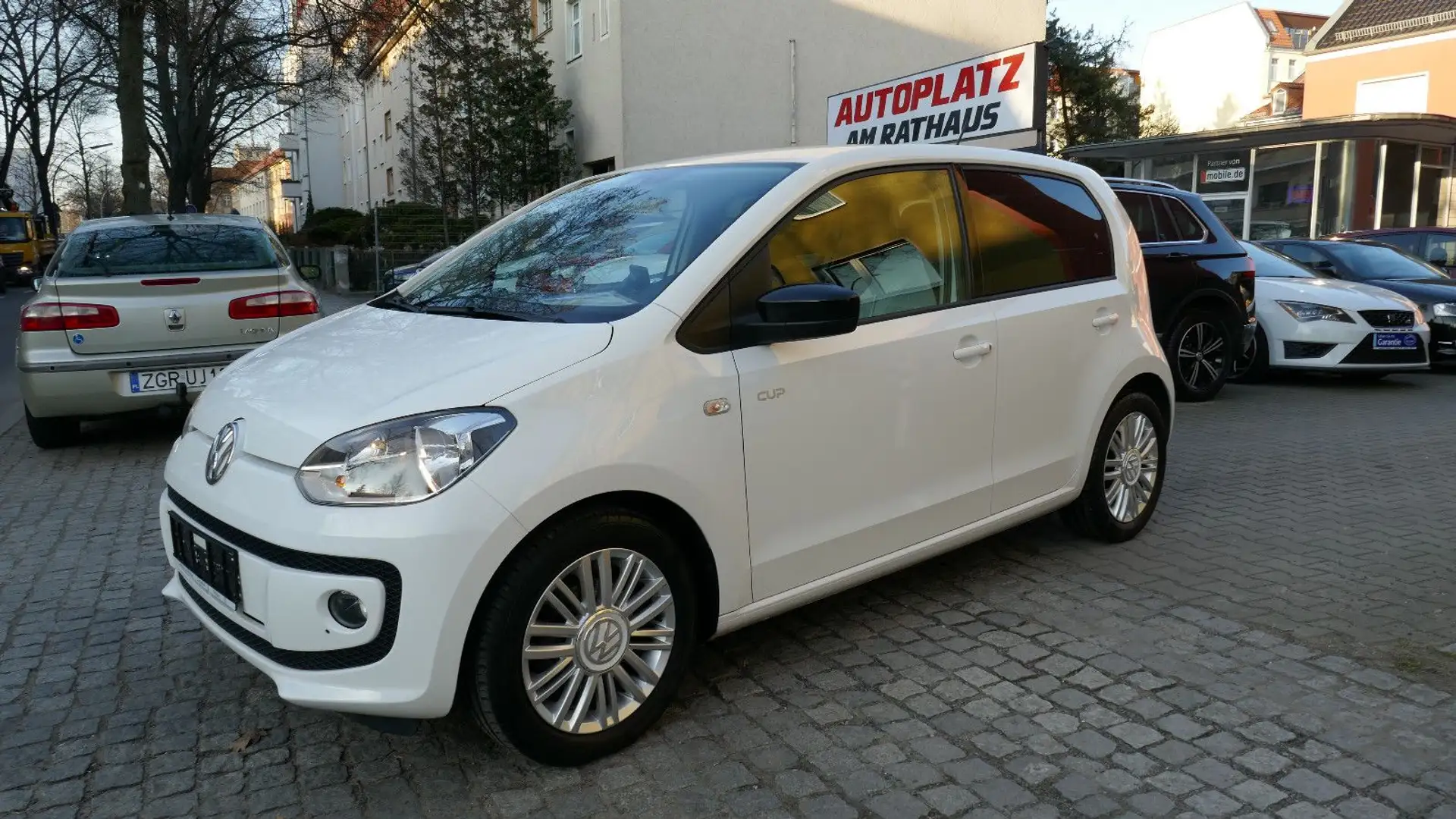 Volkswagen up! cup up! BMT, Navi, PDC hinten Weiß - 1
