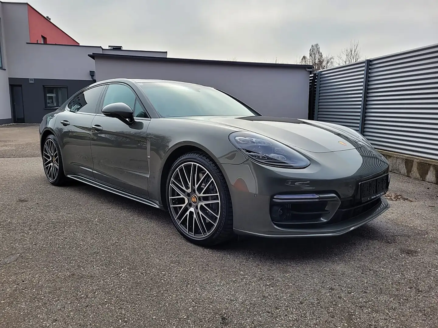 Porsche Panamera 4 Platinum Edition PDK Grün - 1