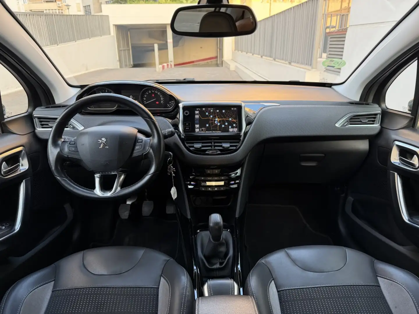 Peugeot 2008 1.6 BlueHDI Active 100 Gris - 2