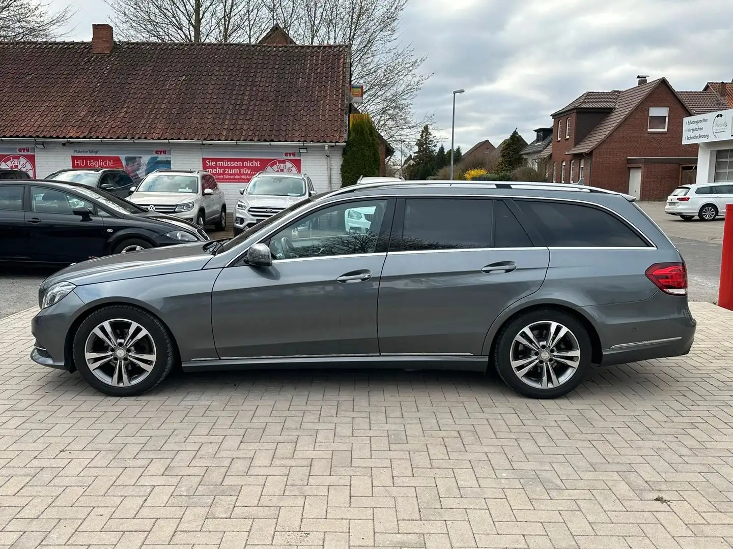 Mercedes-Benz E 200 T+LED+Lückenlos Scheckheft MB+div. Assist. Gri - 2