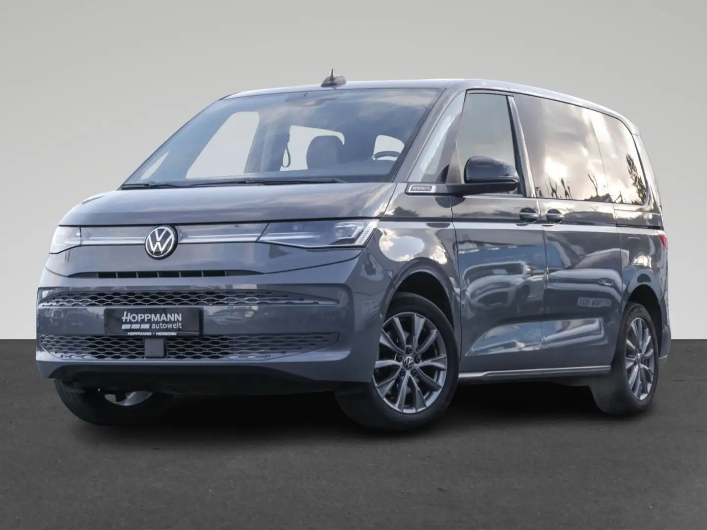 Volkswagen T7 Multivan T7 Multivan nza eHybrid Energetic IQ.Light 7-S A Silber - 1